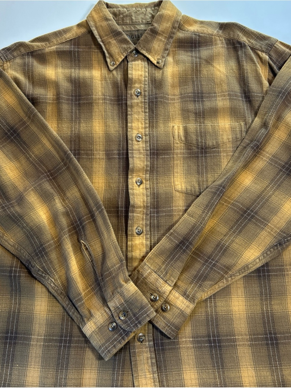 Magellan flannel Shirt Mens Large
Brown Plaid Long Sleeve
Cotton Chest  pocket